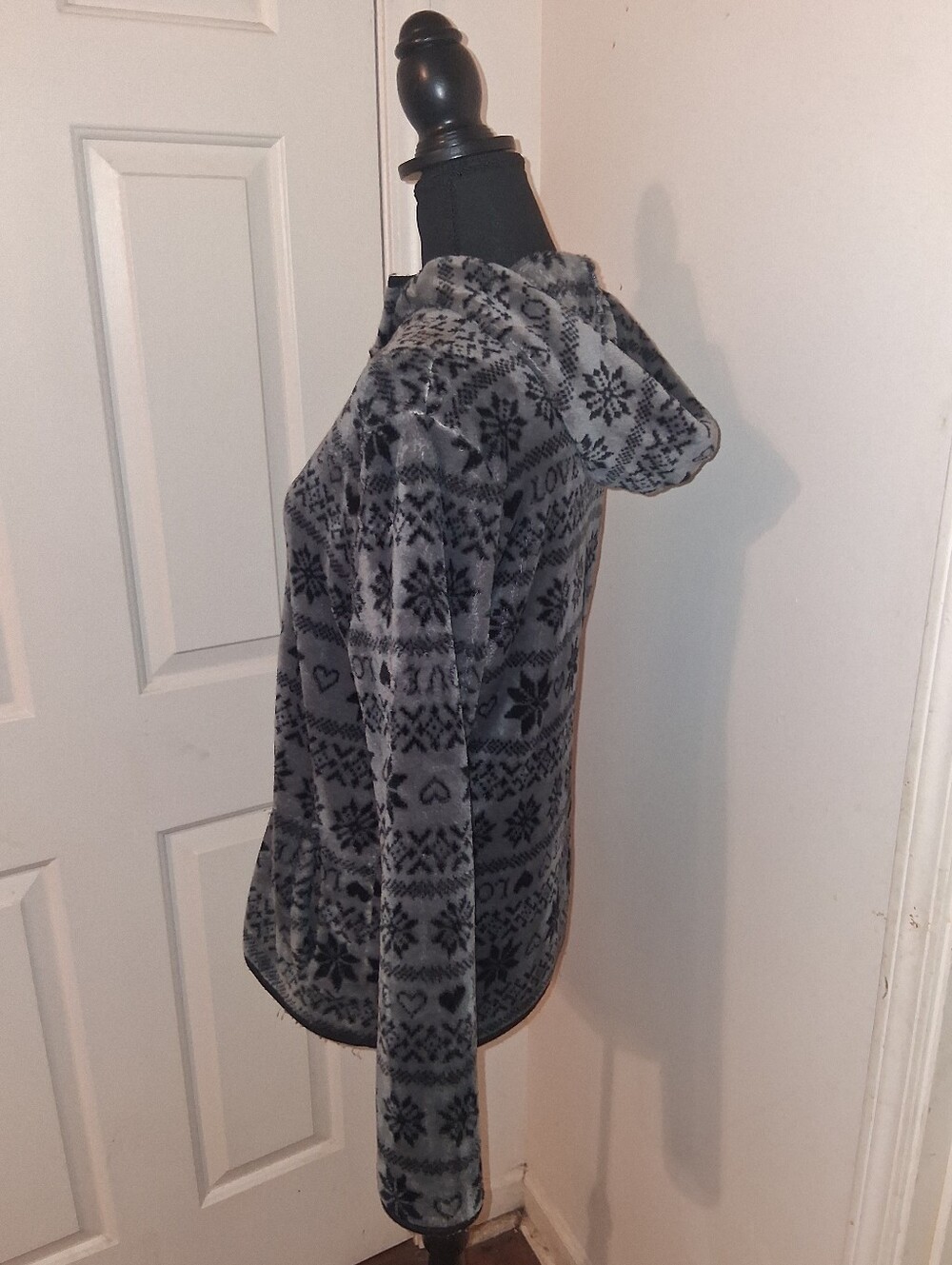 Cozy Gray Nordic Print Fleece Jacket - Picture 5 of 6